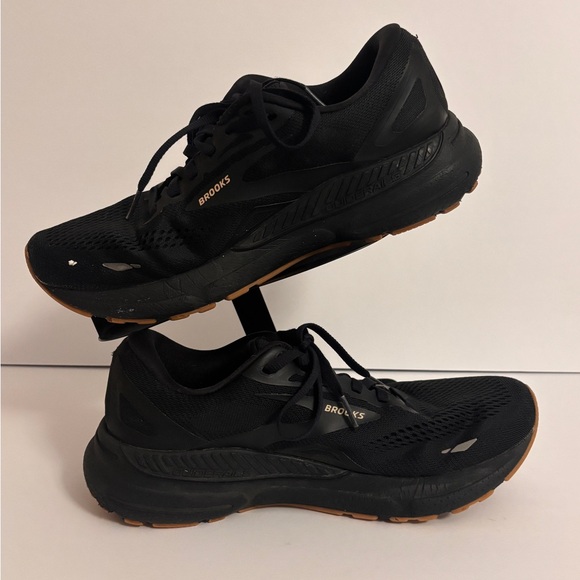 Brooks Adrenaline GTS 23 running sneakers women’s size 10.5 - Picture 2 of 9